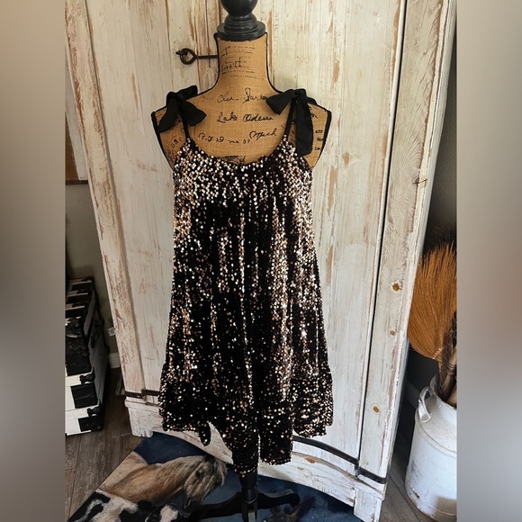 By Together rose gold sequin dress - Picture 4 of 6